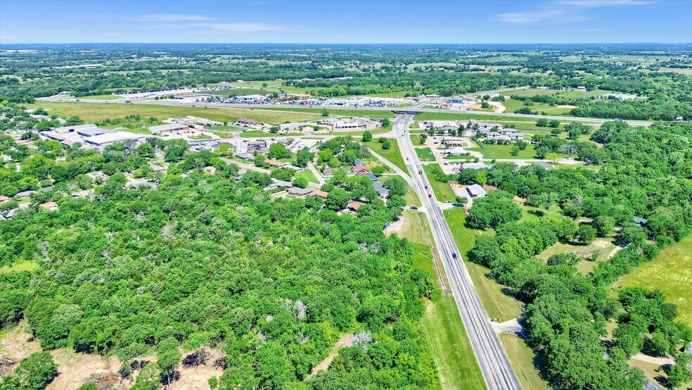 305 US 377 hwy, Whitesboro, TX à louer - Photo de l’immeuble – Image 3 sur 35
