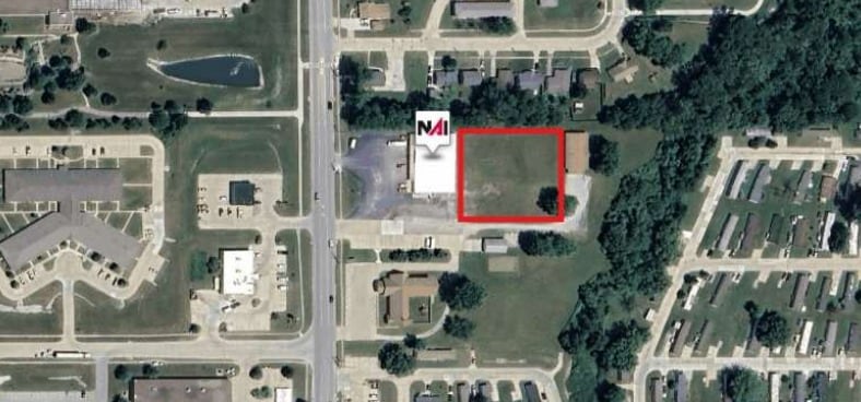 1111 S Lincoln St, Knoxville, IA à louer Photo principale– Image 1 sur 2