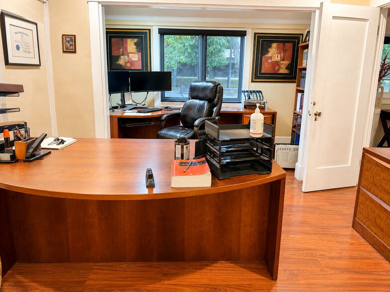 3895 Brockton Ave, Riverside, CA à louer - Photo de l’immeuble – Image 3 sur 12
