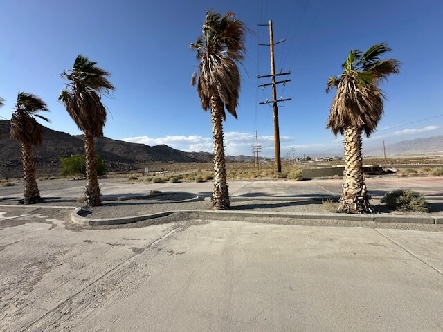 81898 Trona Rd, Trona, CA à vendre - Photo de l’immeuble – Image 2 sur 25