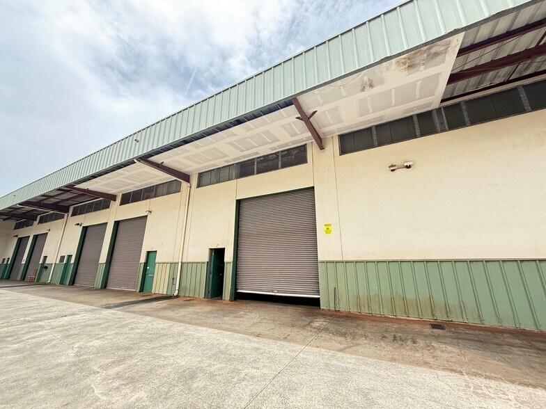 94-1175 Ka Uka Blvd, Waipahu, HI à louer - Photo de l’immeuble – Image 3 sur 7