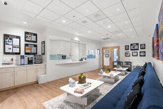 6801 Park Terrace Dr, Los Angeles, CA à louer Photo intérieure– Image 1 sur 12