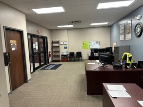 400 Riverwalk Pky, Tonawanda, NY à louer Photo intérieure– Image 2 sur 6