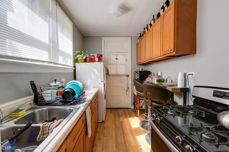 1625 W Greenleaf Ave, Chicago, IL à vendre - Photo de l’immeuble – Image 2 sur 12