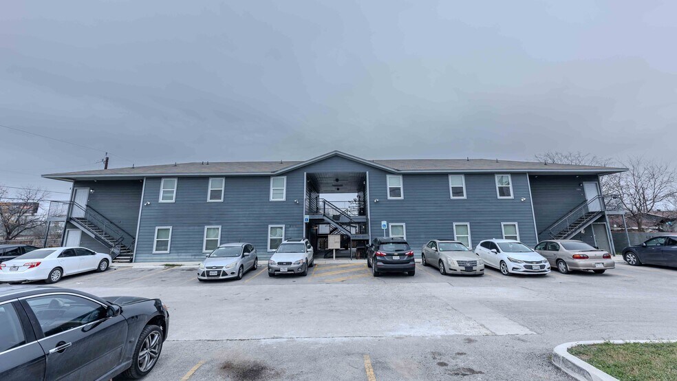 8111 Landing, San Antonio, TX à vendre - Photo de l’immeuble – Image 3 sur 24