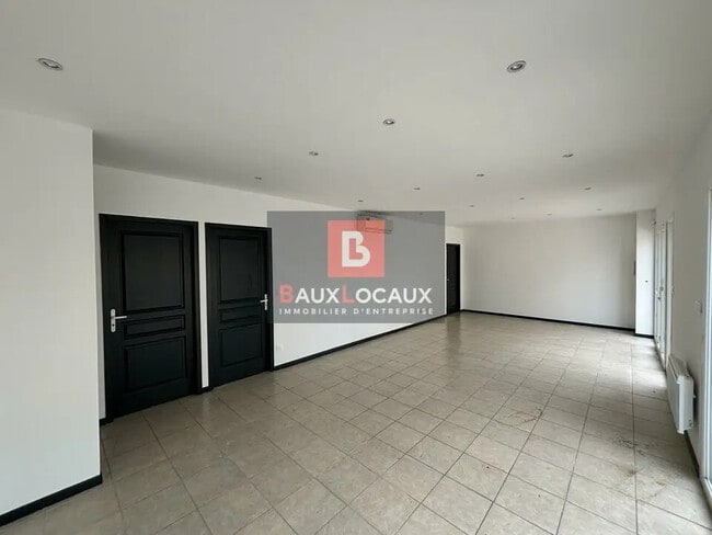 Plus de détails pour Local commercial à louer