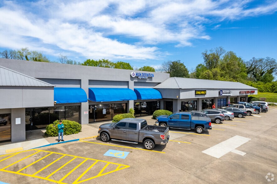 675 E E Butler Pky, Gainesville, GA à louer - Photo de l’immeuble – Image 2 sur 8