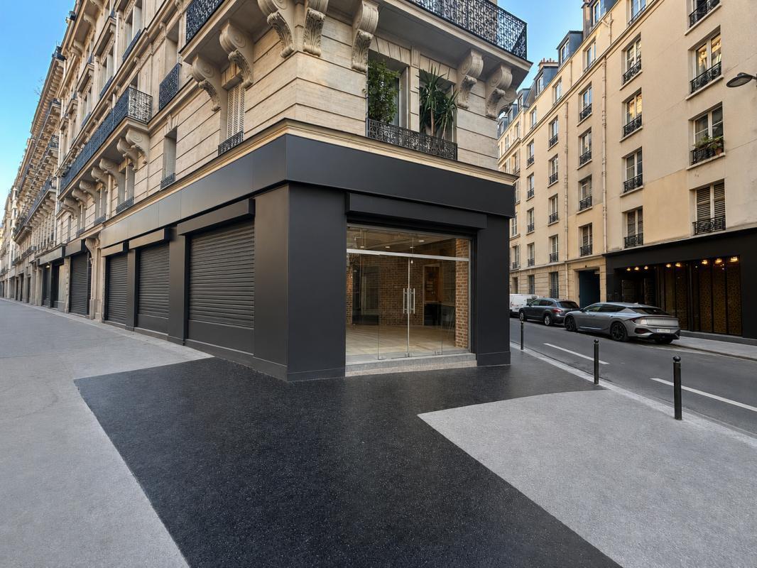 Local commercial dans Paris à louer Photo de l’immeuble– Image 1 sur 6