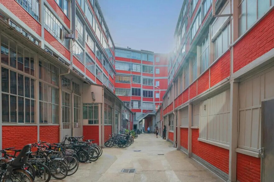 Bureau dans Paris à vendre - Photo de l’immeuble – Image 2 sur 8