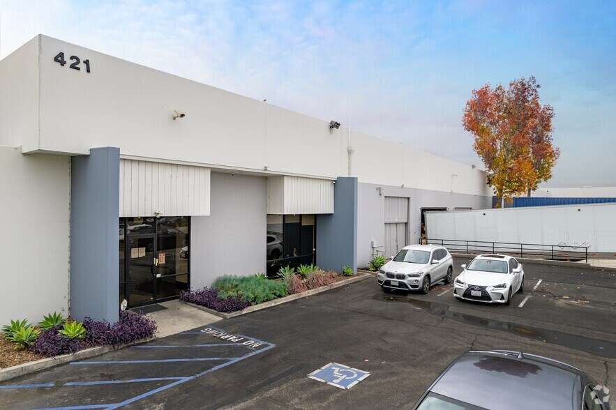 421 N Baldwin Park Blvd, City Of Industry, CA à louer - Photo de l’immeuble – Image 1 sur 4