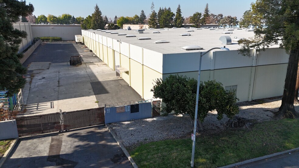 30955 San Antonio St, Hayward, CA à louer - Photo de l’immeuble – Image 2 sur 5