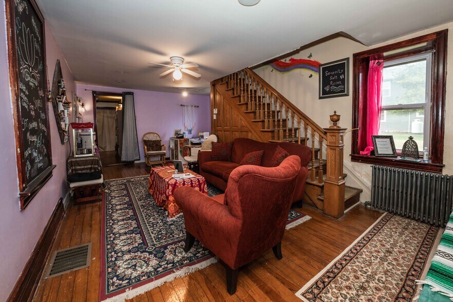 1056 Old Swde Rd portefeuille de 2 biens à vendre sur LoopNet.fr - Photo de l’immeuble – Image 3 sur 8
