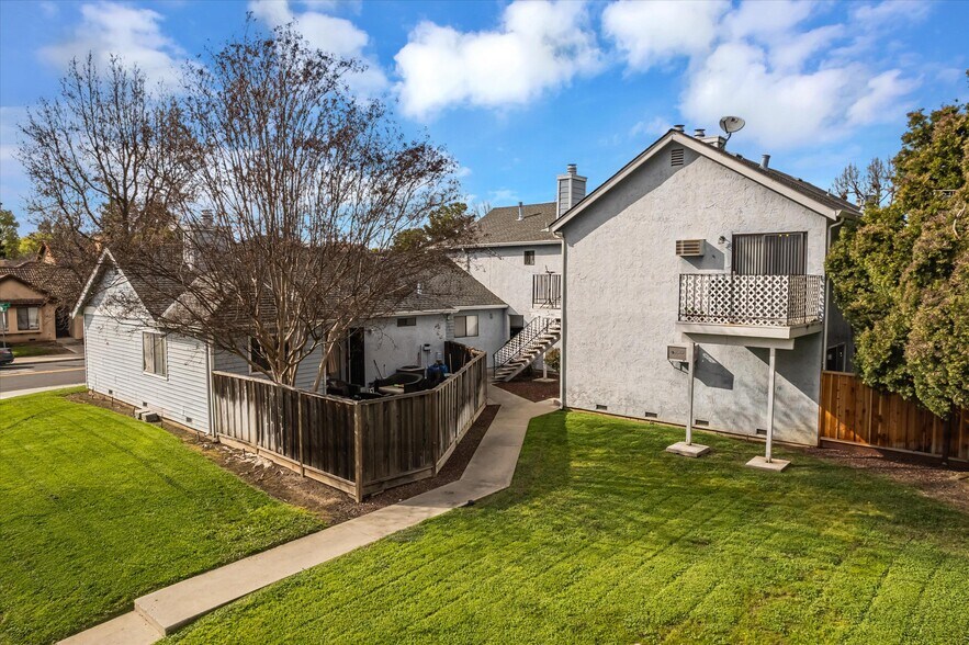 4996 Edgar Ct, San Jose, CA à vendre - Photo de l’immeuble – Image 2 sur 22