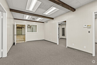 1100-1120 Luke St, Irving, TX à louer Photo de l’immeuble– Image 1 sur 6