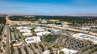 Plus de détails pour 7418 N Blackstone Ave, Fresno, CA - Local commercial à louer