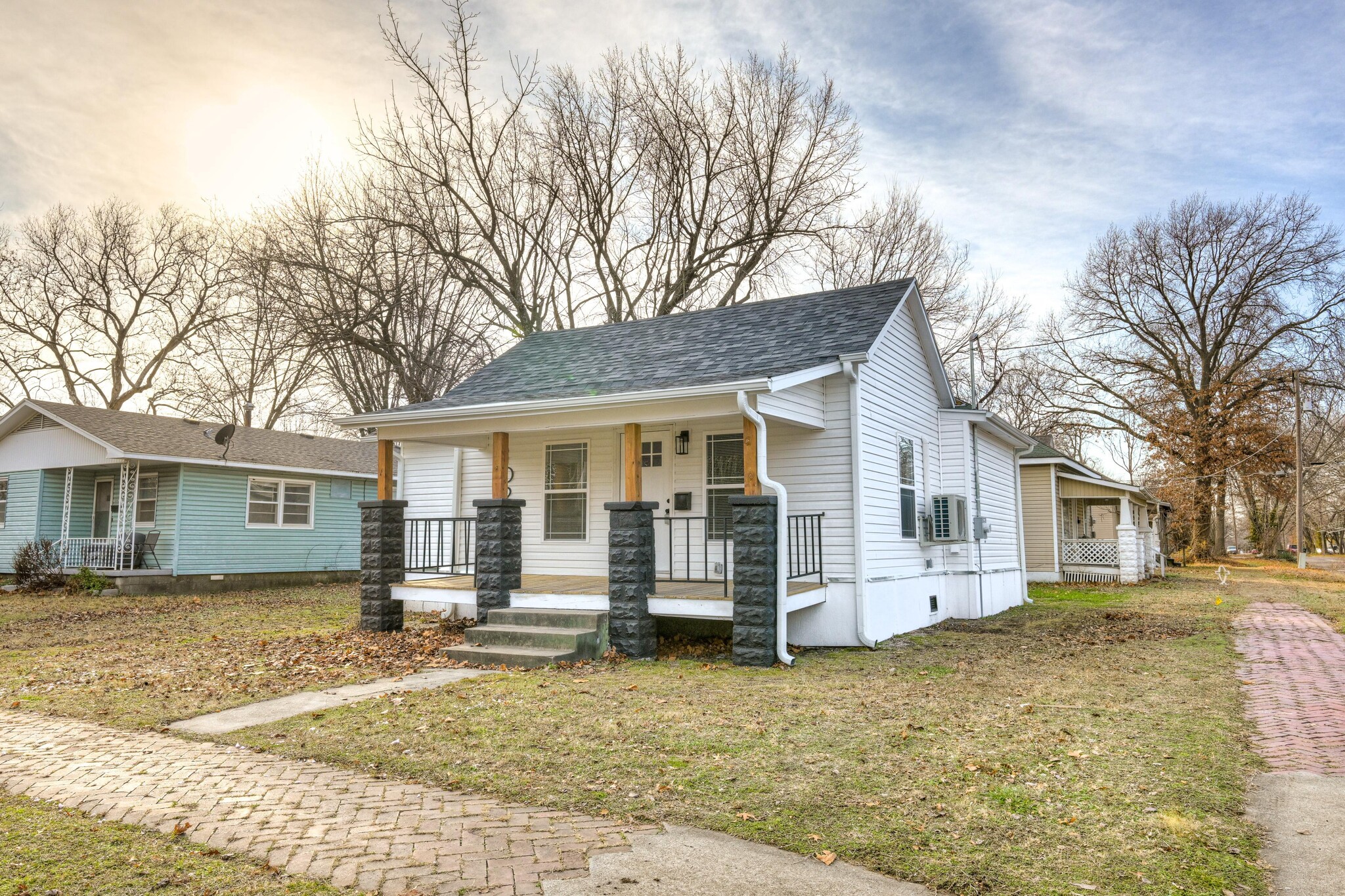 102 S Walnut St, Pittsburg, KS à vendre Photo principale– Image 1 sur 9