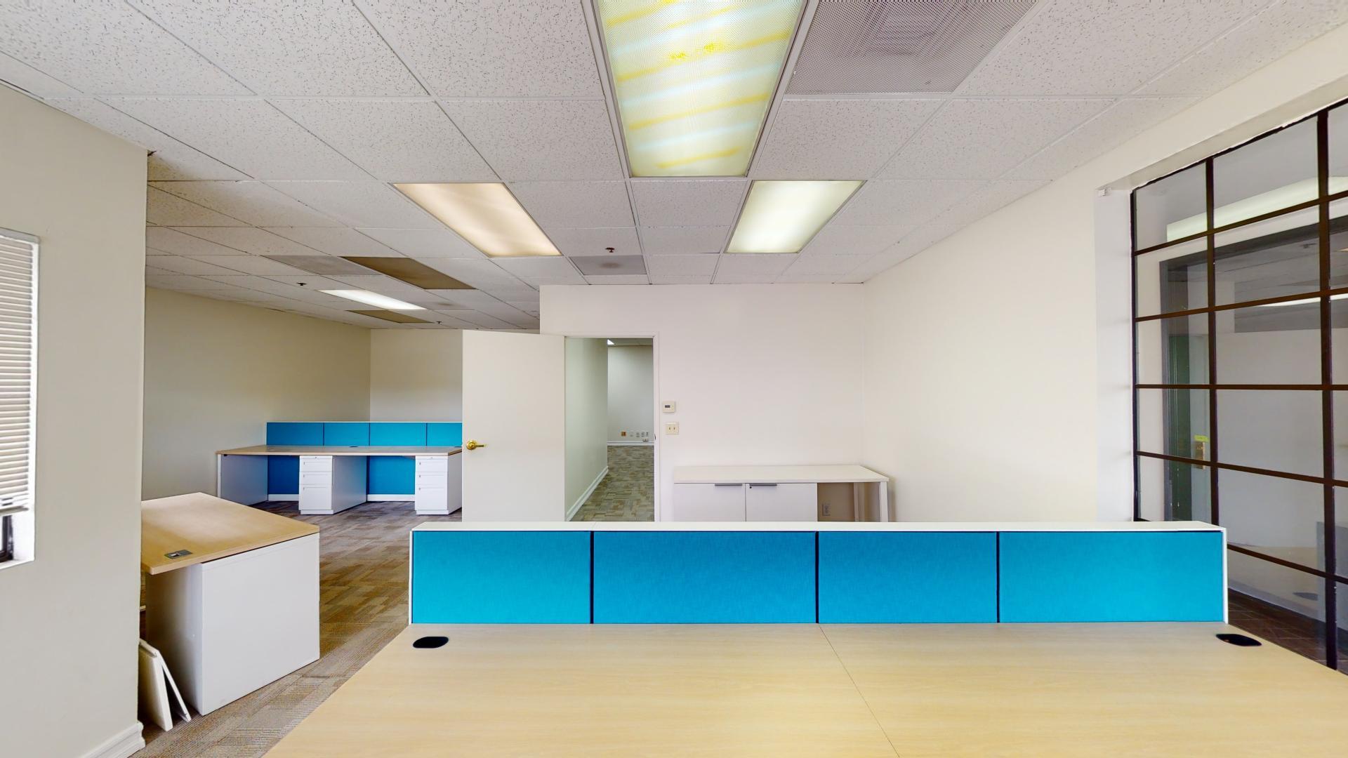 120 N Victory Blvd, Burbank, CA à louer Photo intérieure– Image 1 sur 5