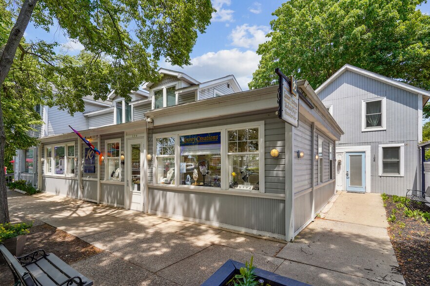311 Water St, Saugatuck, MI à vendre - Photo de l’immeuble – Image 2 sur 26