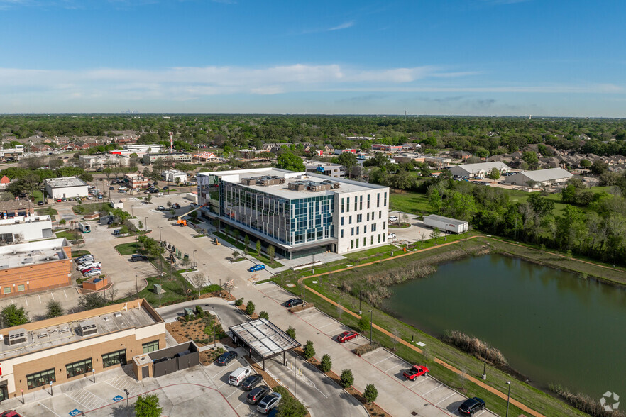 1715 South Friendswood, Friendswood, TX à louer - Aérien – Image 2 sur 16