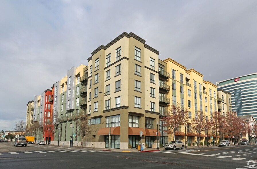 899 Clay St, Oakland, CA à louer - Photo de l’immeuble – Image 2 sur 5