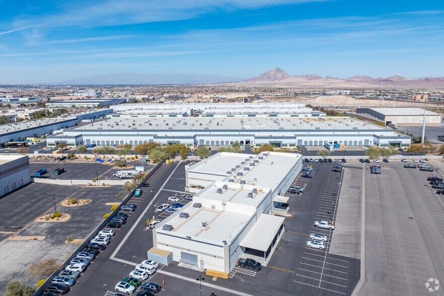 7390 Eastgate Rd, Henderson, NV à louer - Aérien – Image 3 sur 5