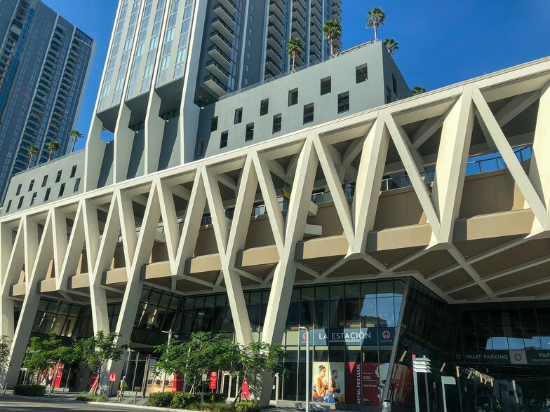 542 N Miami Ave, Miami, FL à louer - Photo de l’immeuble – Image 2 sur 30