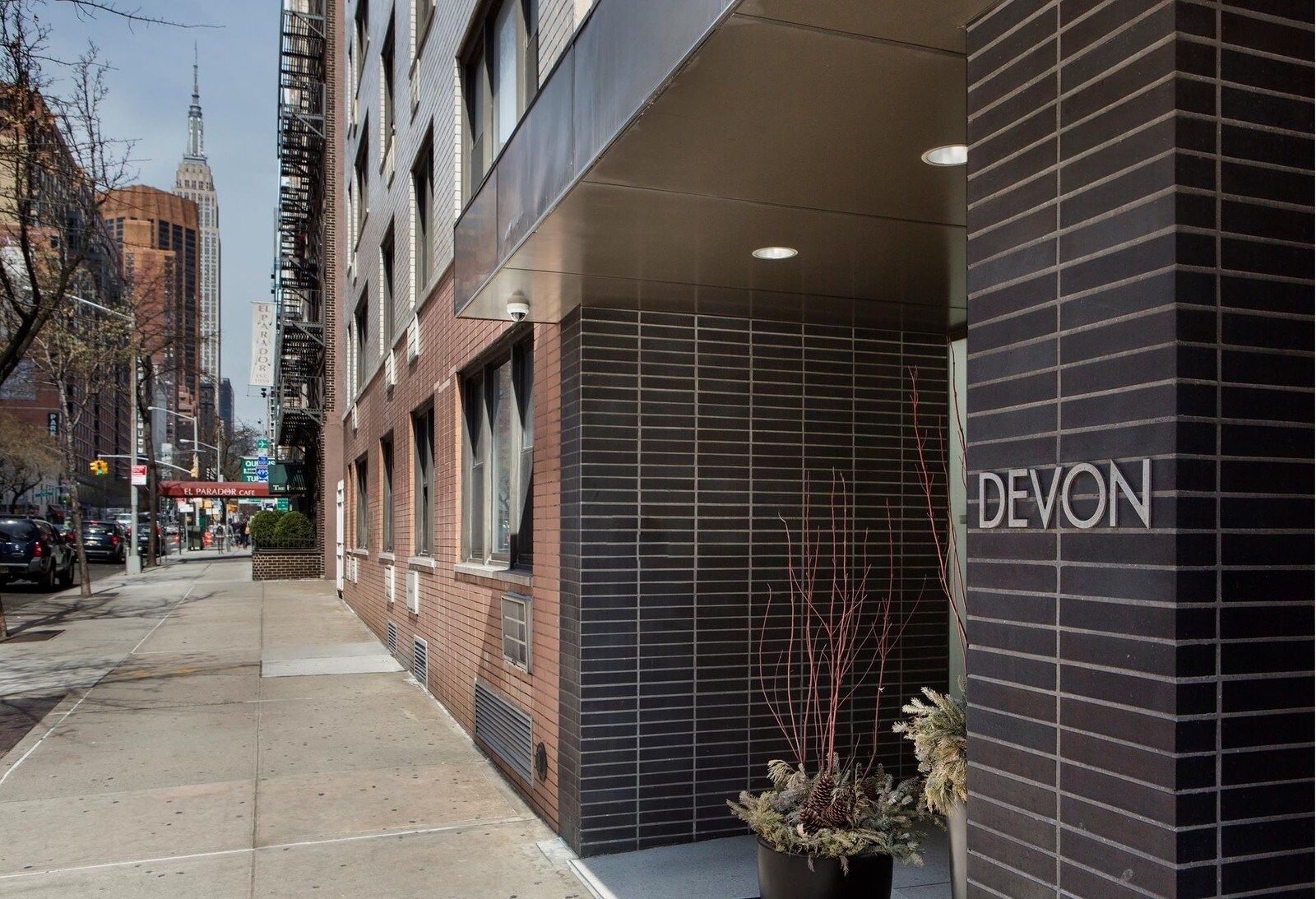 333 E 34th St, New York, NY à vendre Photo de l’immeuble– Image 1 sur 3