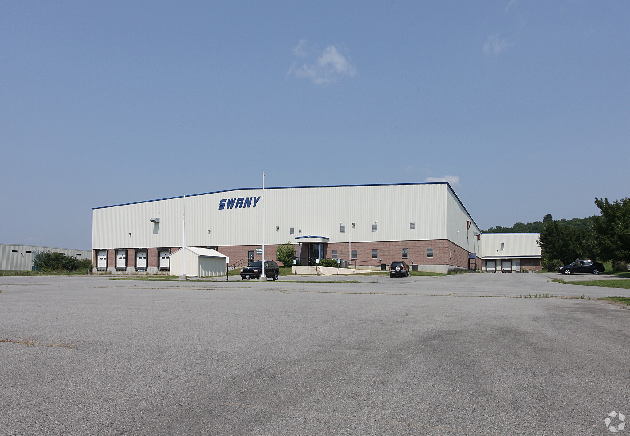 115 Corporate Dr, Johnstown, NY à louer Photo principale– Image 1 sur 4