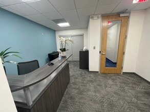 107 Carpenter Dr, Sterling, VA à louer Photo intérieure– Image 1 sur 7