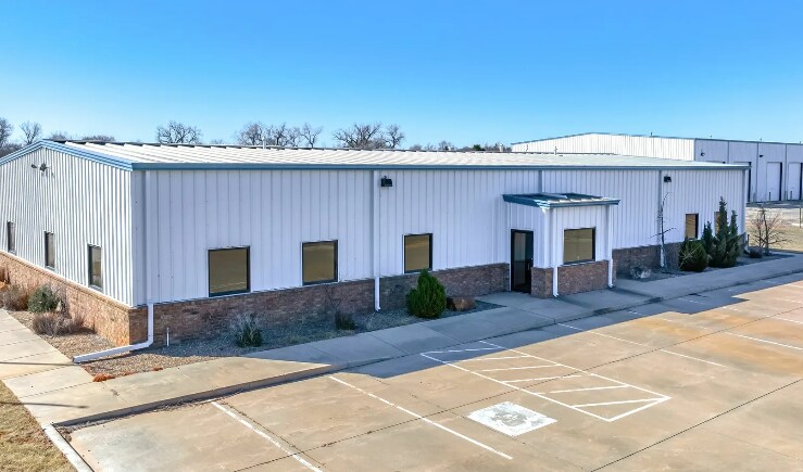2003 S Merritt Rd, Elk City, OK à louer - Photo principale – Image 1 sur 17