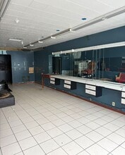 10 W Columbia St, Hempstead, NY à louer Photo intérieure– Image 1 sur 2