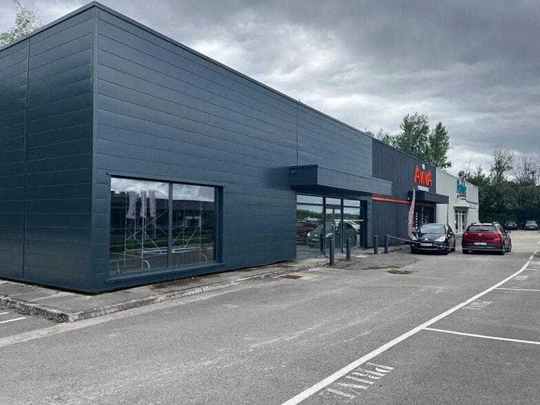 Local commercial dans Besançon à louer - Photo de l’immeuble – Image 2 sur 7