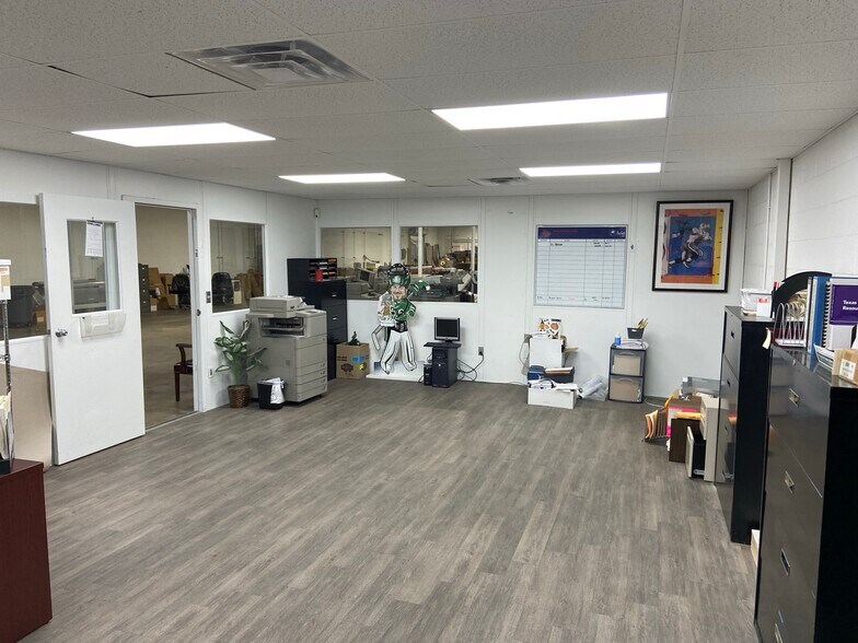 4835 Cash Rd, Dallas, TX à louer - Photo intérieure – Image 2 sur 5