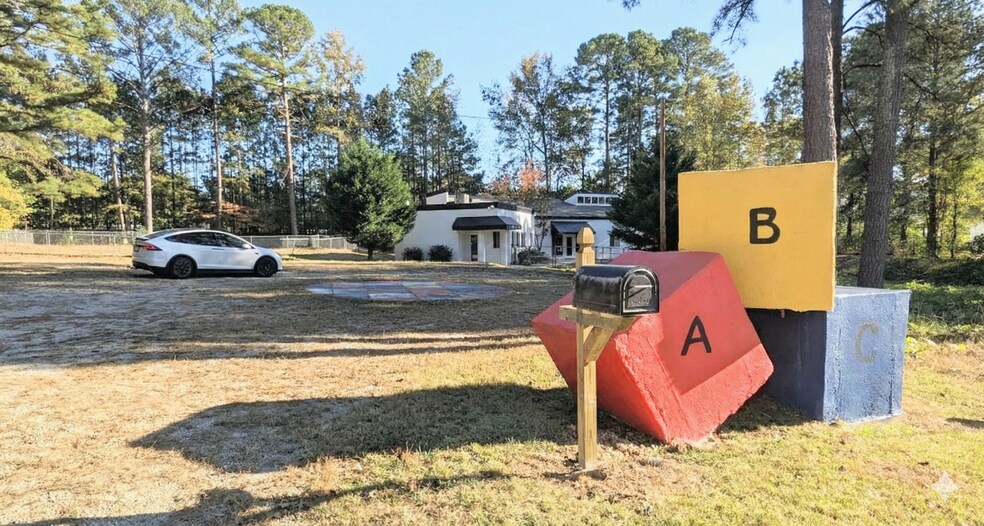 437 Moore St, Clayton, NC à louer - Photo de l’immeuble – Image 1 sur 23