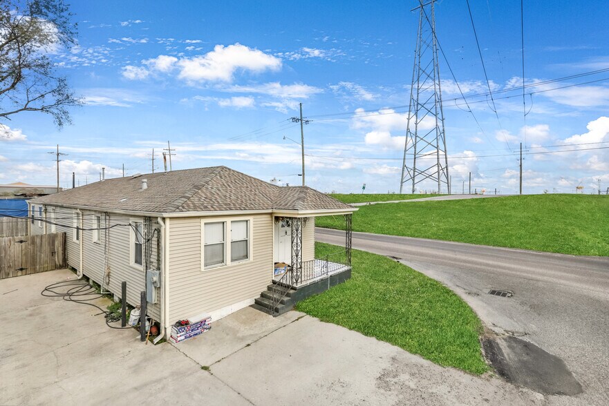11 Hickory Ave, Harahan, LA à vendre - Photo principale – Image 2 sur 6