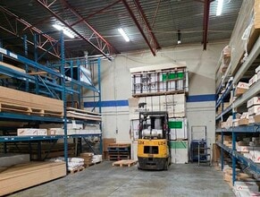 13550 77th Ave, Surrey, BC à louer Photo intérieure– Image 2 sur 10