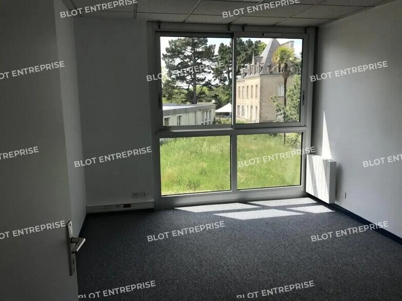 Bureau dans Quimper à louer - Photo de l’immeuble – Image 1 sur 7