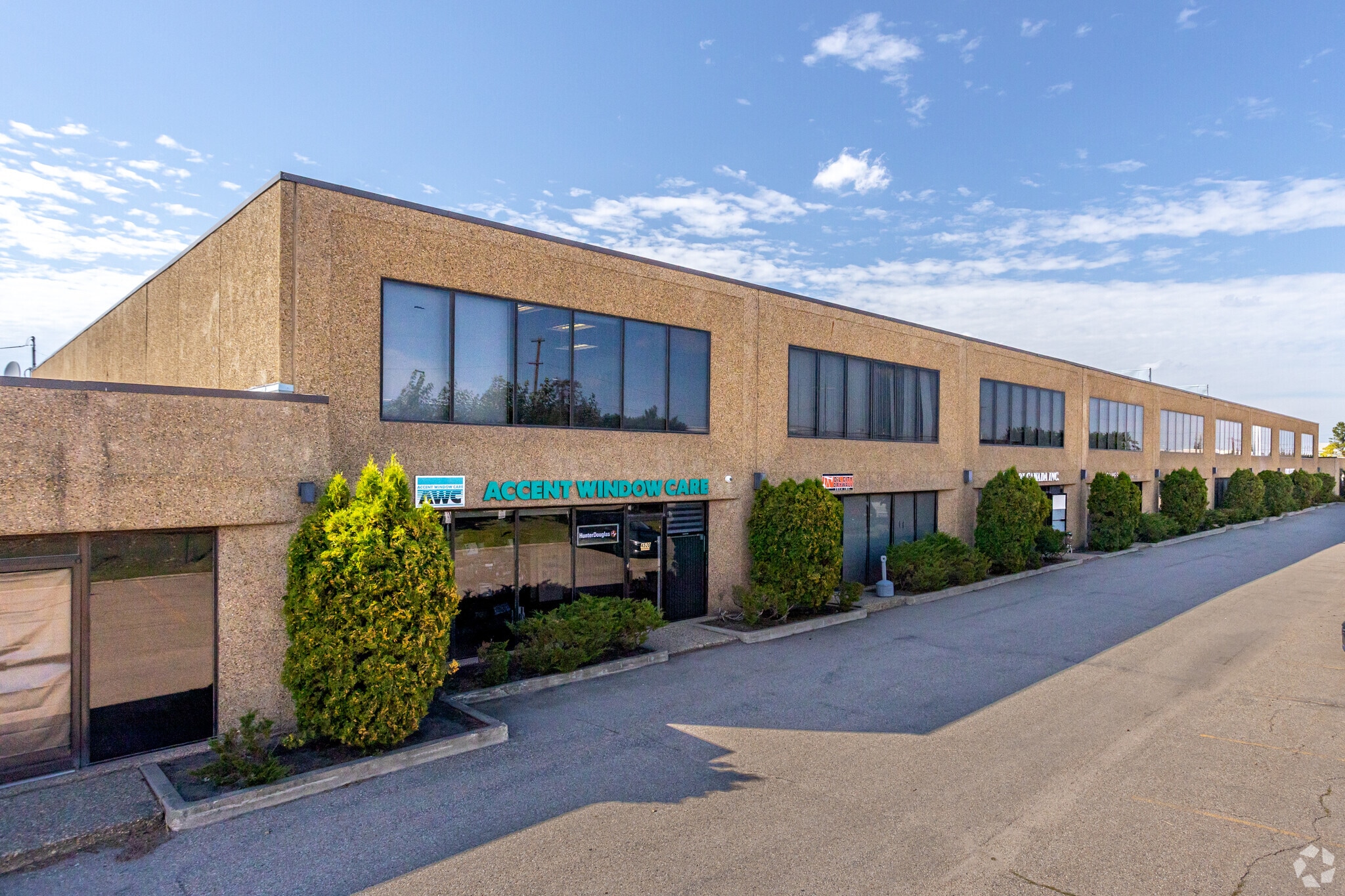 9719 47th Ave NW, Edmonton, AB à louer Photo principale– Image 1 sur 3