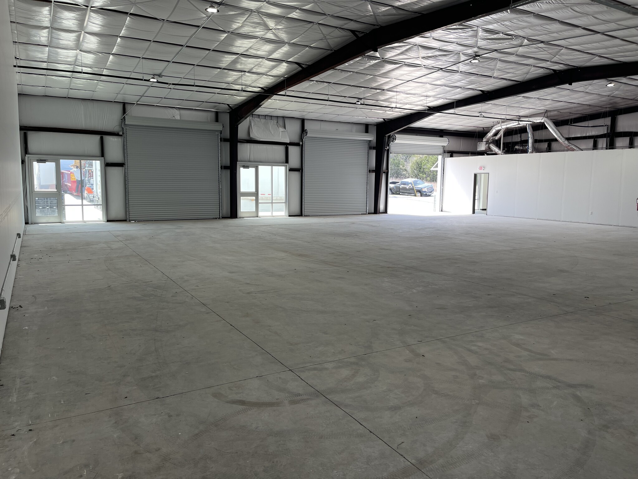 121 CR 423, Spicewood, TX à louer Photo de l’immeuble– Image 1 sur 10