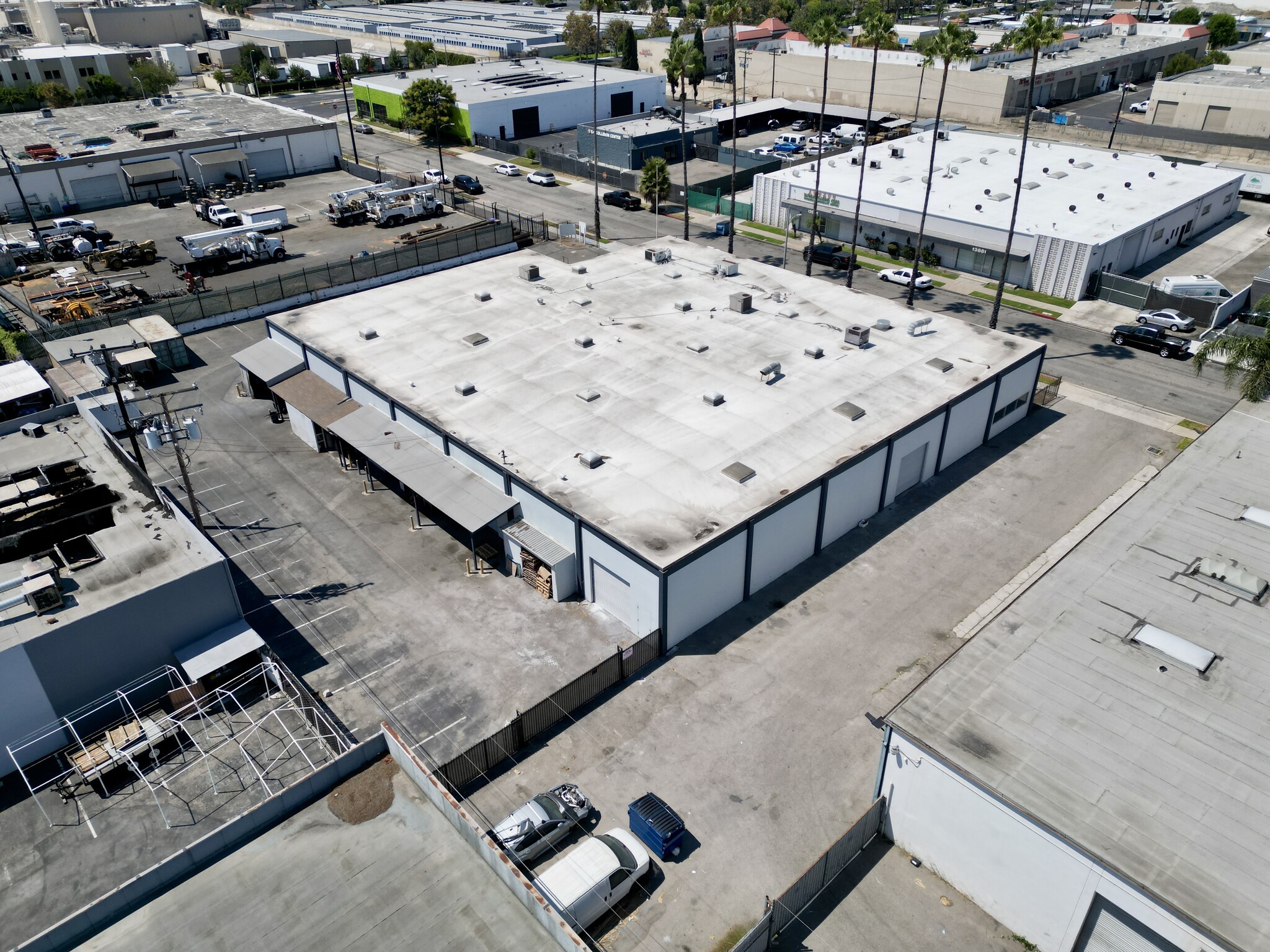 13902 West St, Garden Grove, CA à louer Photo intérieure– Image 1 sur 2