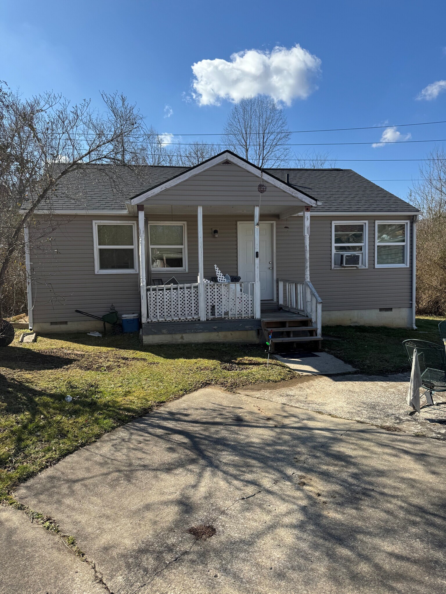 105 State Sq, Cumberland, KY à vendre Photo principale– Image 1 sur 14
