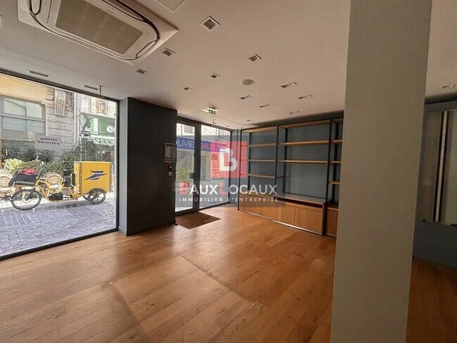 Plus de détails pour Local commercial à louer