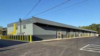 Plus de détails pour 441-477 Saint James St, Holbrook, NY - Industriel/Logistique à louer