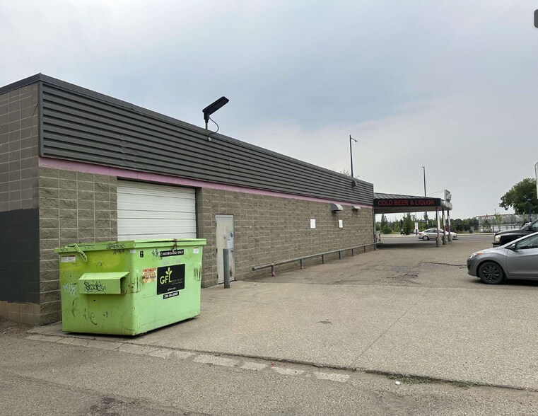 12720-12740 Fort Rd, Edmonton, AB à vendre - Photo de l’immeuble – Image 2 sur 3