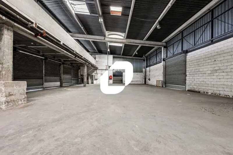 Local d’activités dans Aulnay-sous-Bois à louer - Photo de l’immeuble – Image 2 sur 26