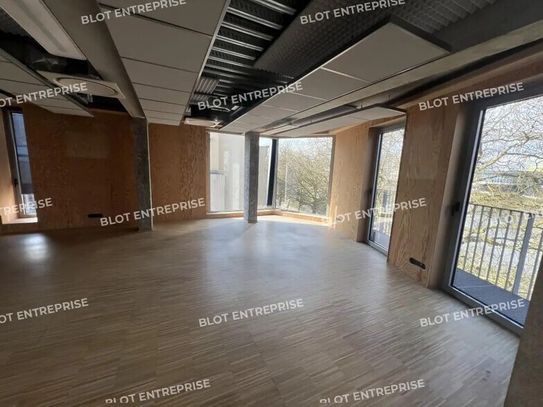 Bureau dans Nantes à louer - Photo de l’immeuble – Image 3 sur 13