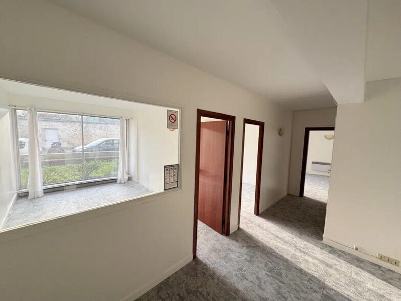 Bureau dans Versailles à vendre - Photo de l’immeuble – Image 3 sur 15