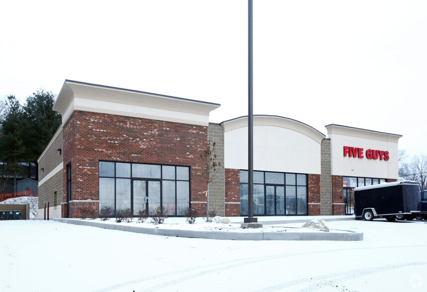 2385-2389 Niles Cortland Rd SE, Warren, OH à louer - Photo de l’immeuble – Image 2 sur 3