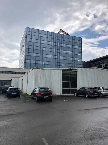 Bureau dans Besançon à louer - Photo de l’immeuble – Image 2 sur 2