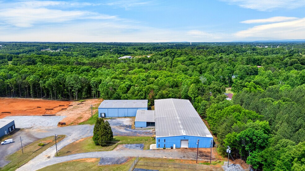 725 Bryant Rd, Spartanburg, SC à vendre - Photo de l’immeuble – Image 2 sur 27